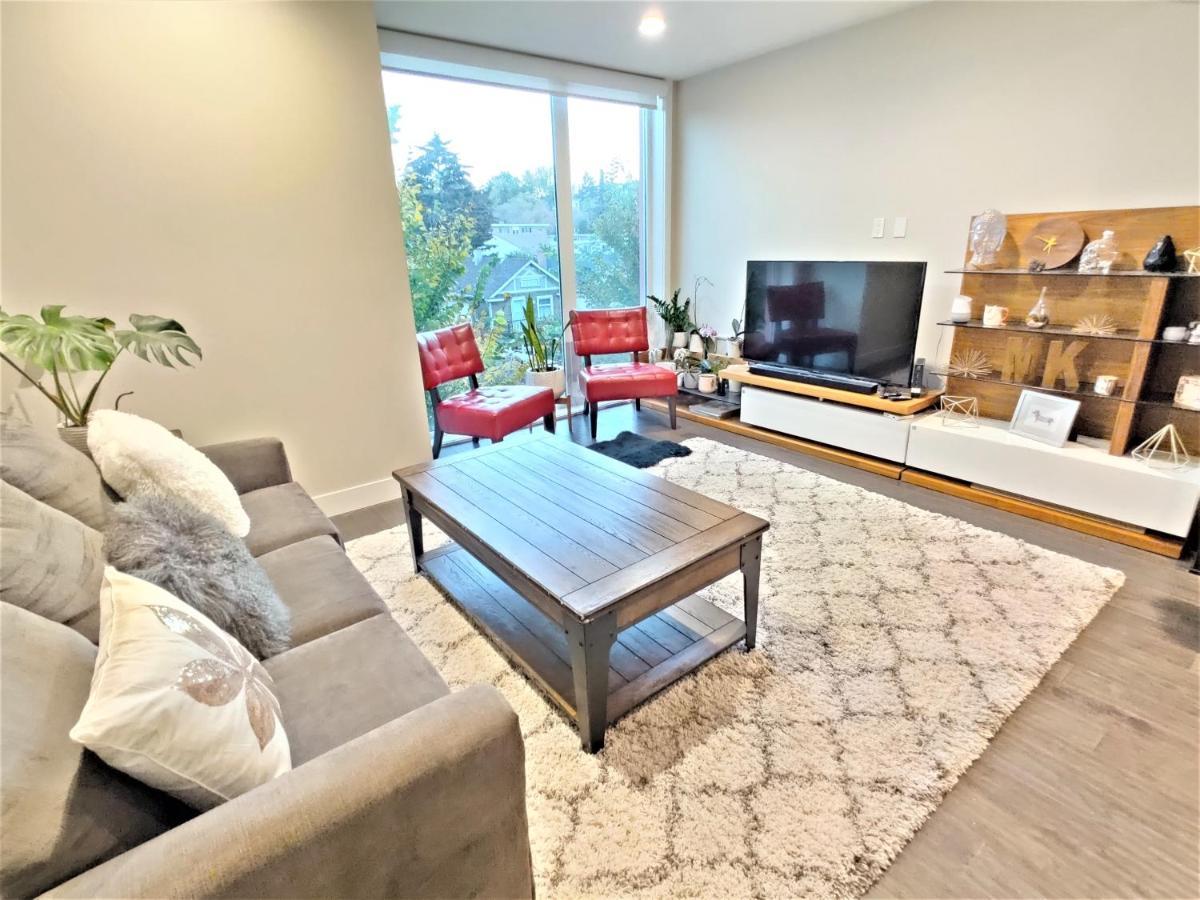 Monki Di Executive Suites - Glas - Luxury Inner City Home 3 Min To Downtown W Private Rooftop Patio Fireplace YYC Kültér fotó