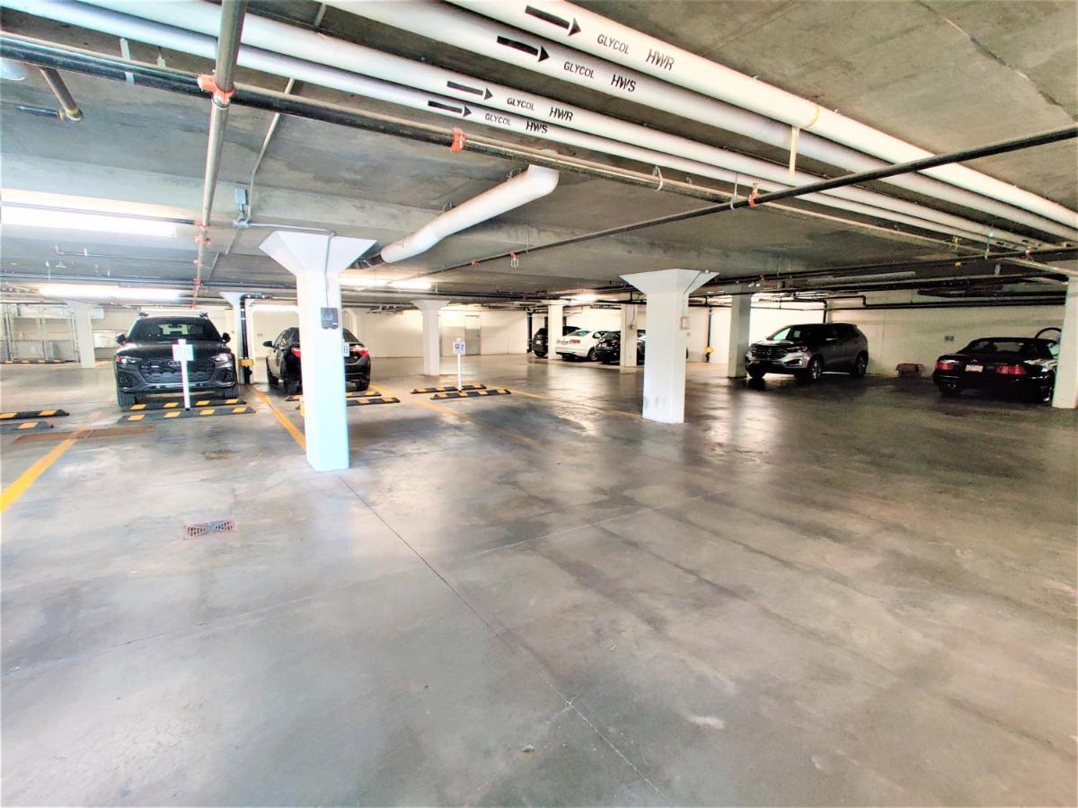 Monki Di Executive Suites - Glas - Luxury Inner City Home 3 Min To Downtown W Private Rooftop Patio Fireplace YYC Kültér fotó
