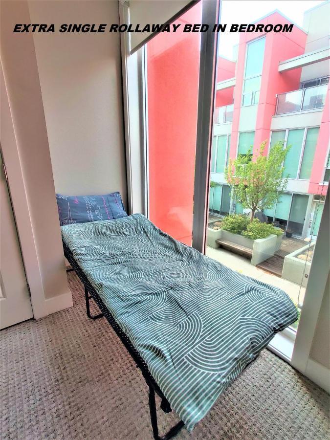 Monki Di Executive Suites - Glas - Luxury Inner City Home 3 Min To Downtown W Private Rooftop Patio Fireplace YYC Kültér fotó